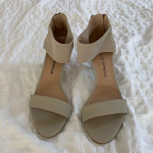 Moda Spana Light Brown Heels Size 6.5